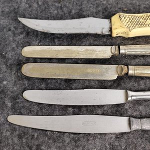 Lote de 5 Cuchillos Antiguos con Mangos Decorados - imagen 4