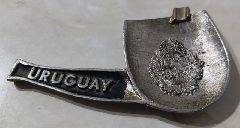 Cenicero de Metal con forma de Pipa y Escudo Uruguayo - imagen 4