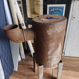 Lote siguiente: Estufa Artesanal de Hierro para Leña - Usada con Detalle