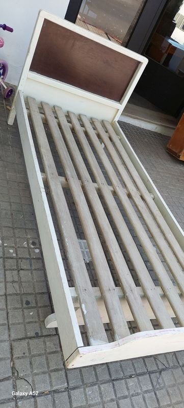 Cama de caja vieja en buen estado - imagen 4