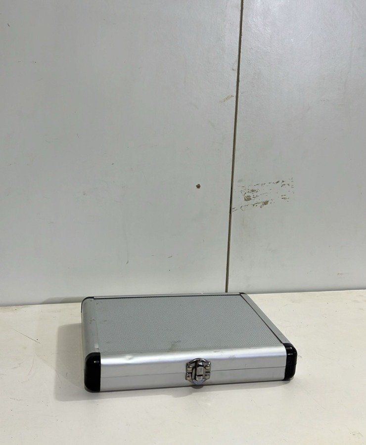 Lote anterior: Juego de mechas y caja de aluminio