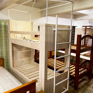 Cama Cucheta Infantil de Madera Clara con Escalera - imagen 1