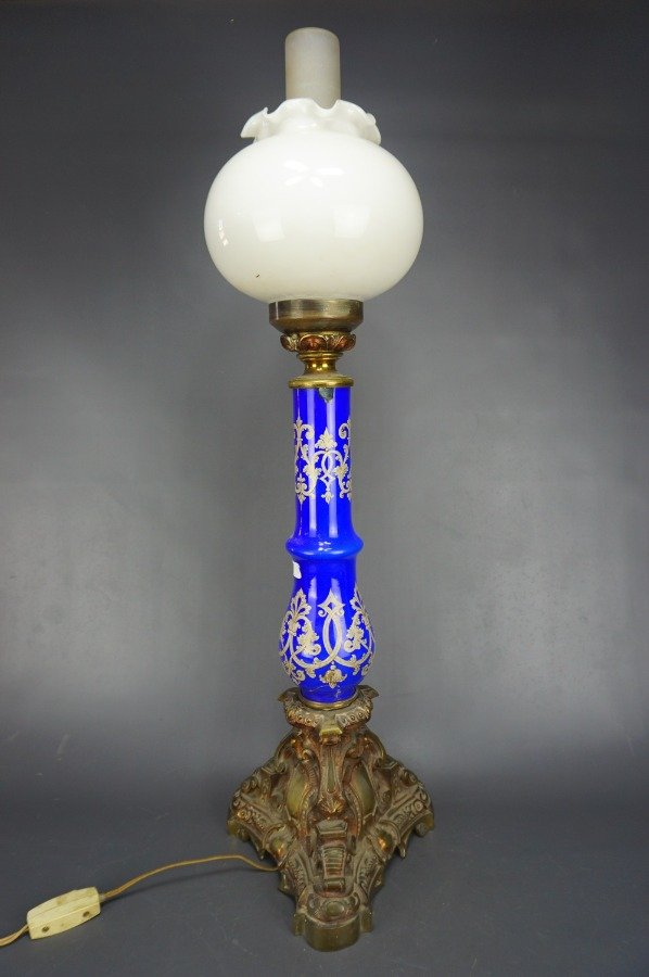 Lote anterior: Lámpara de sobremesa completa con fanal en porcelana y bronce