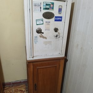 Antigua caja fuerte con mueble - imagen 3