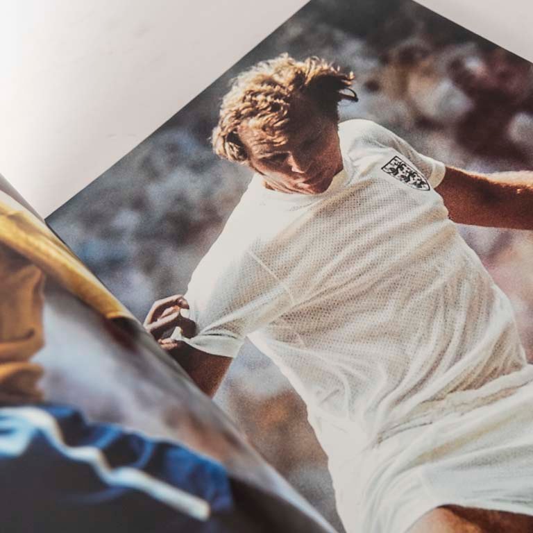 Libro de fútbol de la década de 1970, editorial TASCHEN - imagen 2