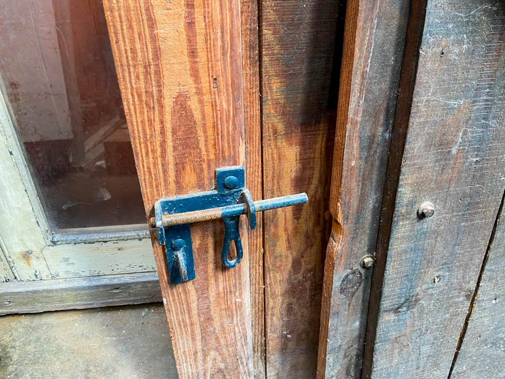 Puertas de madera con diseño antiguo - imagen 2