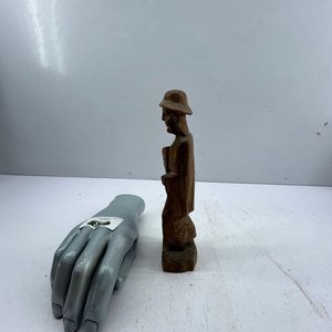 Talla de Madera Figura Humana con Sombrero - imagen 2