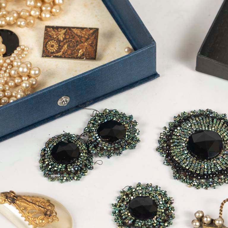 Joyería con cajas y accesorios - imagen 2