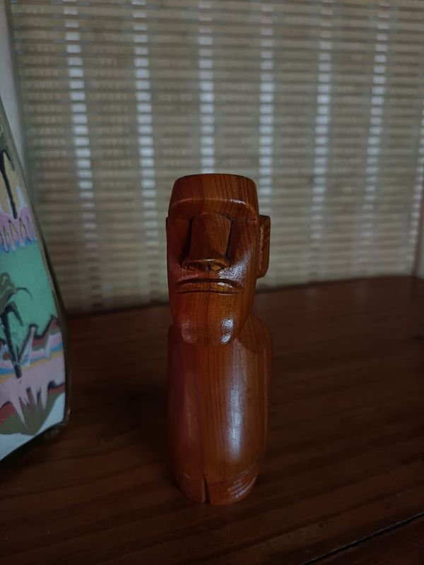 Coleccionables y Antigüedades: Botella de Arena, Moai de Madera y Objetos Tallados - imagen 5