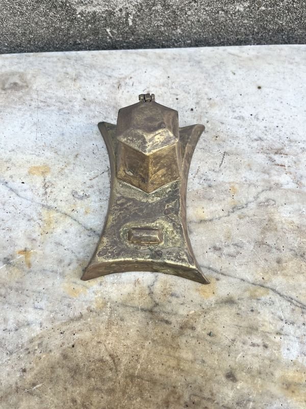 Lote anterior: Tintero de bronce en excelente condición