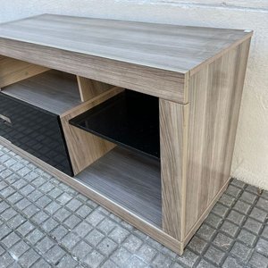 Rack de MDF Gris con Puerta Negra y Ruedas - imagen 2