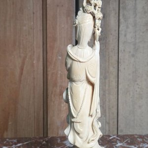Figura de Mujer en Marfil Tallado, 19cm - imagen 4