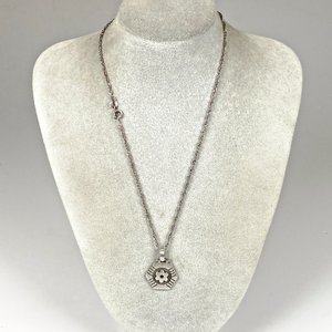 Cadena de Plata con Colgante Hexagonal y Flor - imagen 2