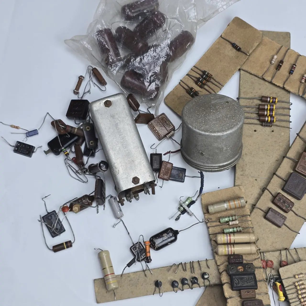 Item lote-05-resistencias-varias - Image 1