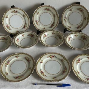 Juego de Vajilla Antigua: Platos Llanos y Hondos con Diseño Floral - imagen 2