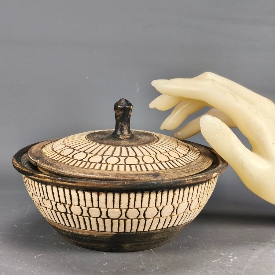 Item 18735 - Image 2