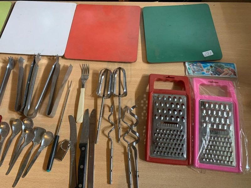 Lote anterior: Gran lote de utensilios de cocina y tablas de plástico