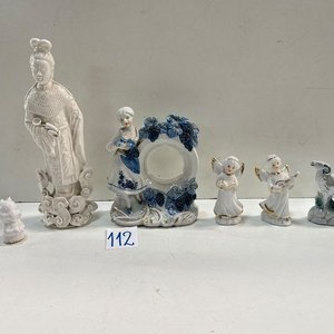 Lote de 6 Adornos de Cerámica: Figura Oriental, Portarretrato y Figuras Angélicas - imagen 3