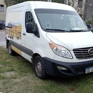 Lote anterior: Furgón Blanco con Logo "Supra Premium"