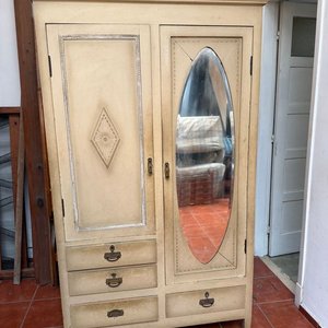 Ropero Antiguo de Roble Pintado con Espejo Ovalado y Cajones - imagen 4