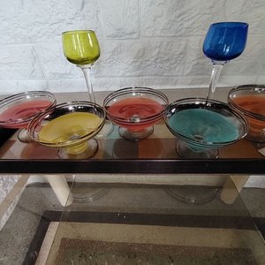 Bandeja con 6 Copas de Colores Variados - imagen 1