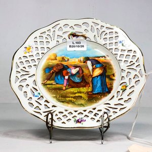 Plato Decorativo de Porcelana Bavaria con Escena Rural y Borde Calado - imagen 3
