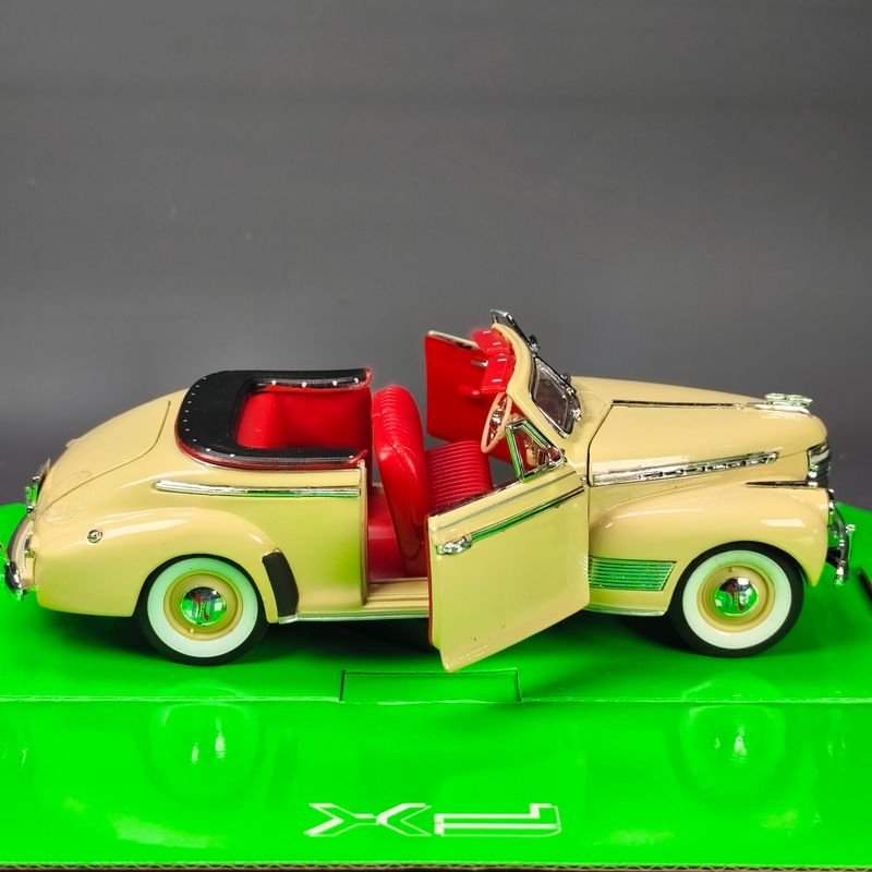 Modelo de coche a escala 1/24 de Chevrolet Special Deluxe - imagen 8