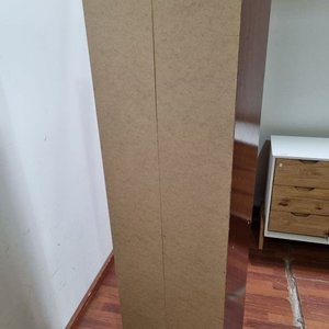 Placard de Madera con Dos Puertas y Estantes Interiores - imagen 4