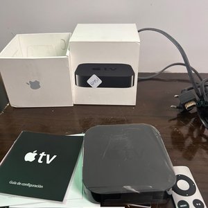 Apple TV (4ta Generación) con Control Remoto y Caja - imagen 1