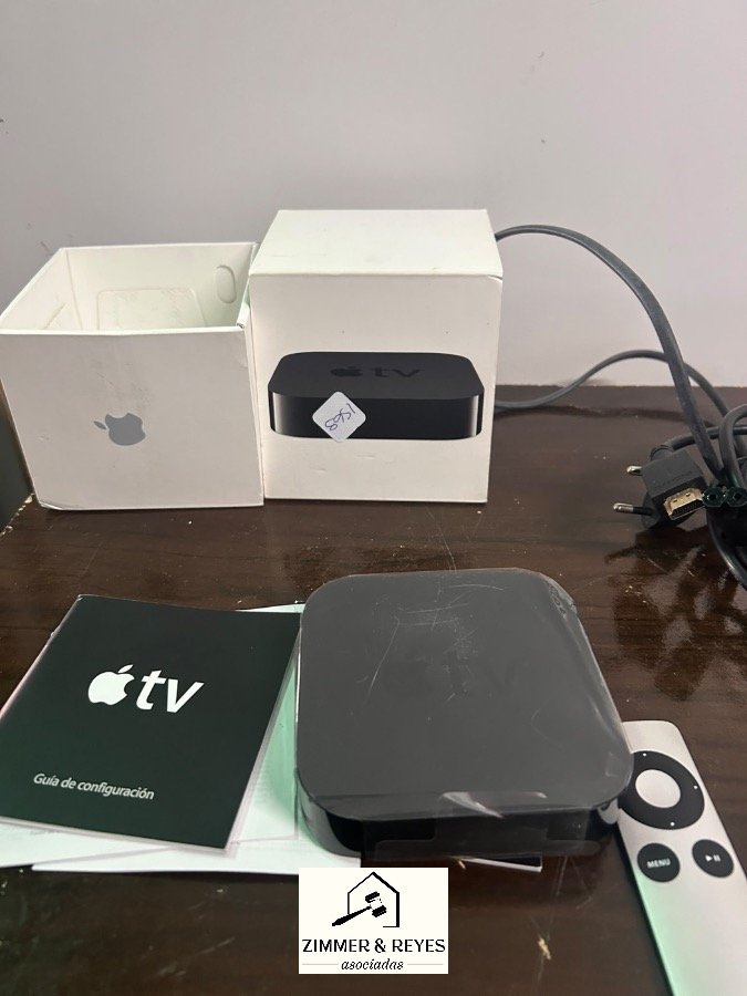 Apple TV (4ta Generación) con Control Remoto y Caja