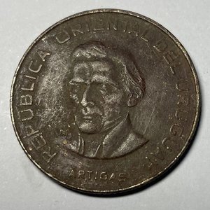 Moneda de 100 Pesos Uruguayos de 1973 con Retrato de Artigas - imagen 2