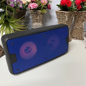 Parlante Bluetooth con 8 Floreros Decorativos de Ratán - imagen 2