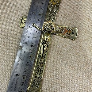 Crucifijo Antiguo de Bronce Calado con Figura de Cristo - imagen 5