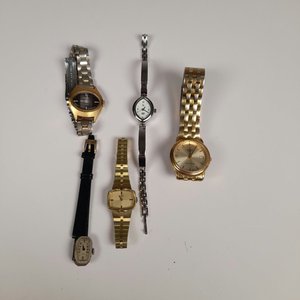 Lote de 5 Relojes de Pulsera para Dama: Metal y Dorados - imagen 2
