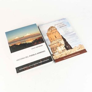 Lote siguiente: 2 Libros: Historia del Pueblo Armenio y Genocidio Cultural Armenio