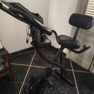 Bicicleta Fija Digital Negra para Ejercicio - imagen 4