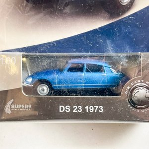 Dos Autos a Escala 1/60: DS 23 1973 y Porsche - imagen 3