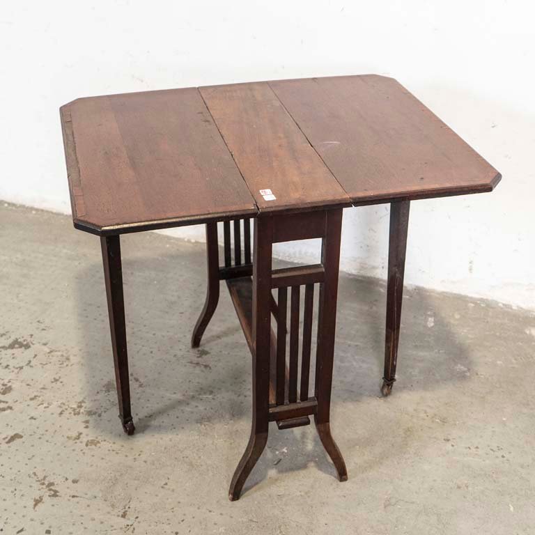 Mesita auxiliar con alas, estilo inglés para decorar tu hogar - imagen 2
