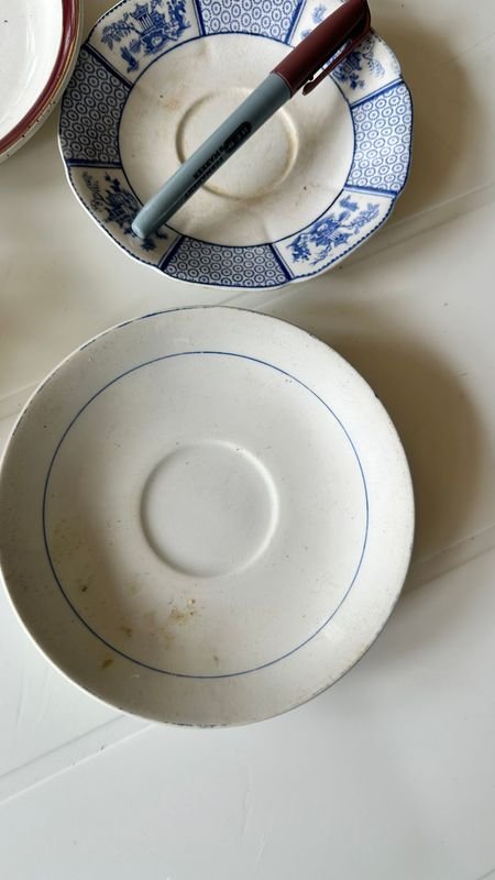 Colección de platos, vasos y accesorios para la mesa - imagen 20