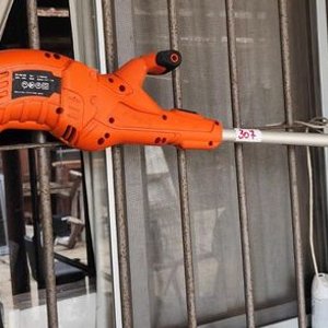 Bordeadora Eléctrica Black+Decker GH1100-B2C 900W 35.6cm - imagen 1