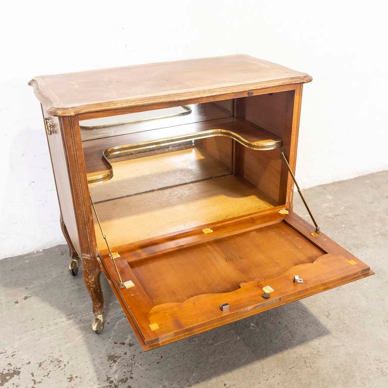 Mueble bar rodante estilo Luis XV para decorar tu hogar - imagen 3