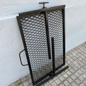Parrilla Plegable de Hierro con Patas Regulables - imagen 3