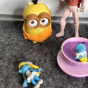 Lote de Figuras Coleccionables: Minions, Power Ranger, Donald y Pitufina - imagen 4
