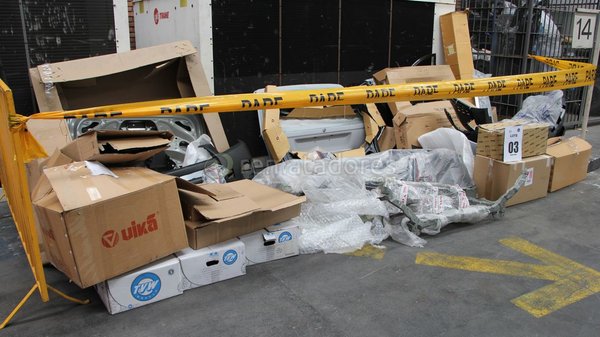 Lote de Repuestos y Accesorios Automotrices Varios - imagen 1
