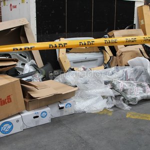 Lote de Repuestos y Accesorios Automotrices Varios - imagen 1