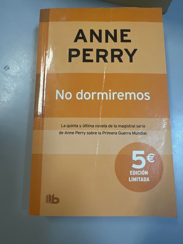 Lote siguiente: Libro: No dormiremos - Edición Limitada