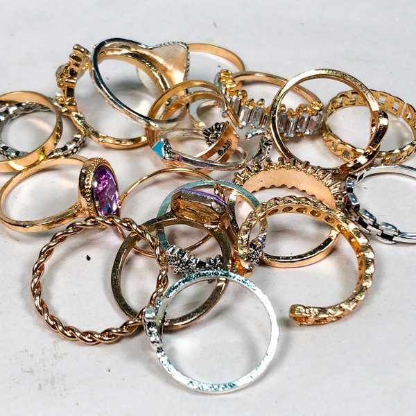Lote de 20 Anillos Variados para Dama o Caballero - imagen 1