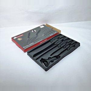 Lote siguiente: Set de 6 Cuchillos y Pelador Breasthos con Caja