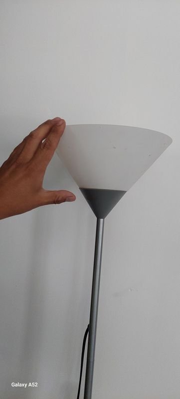 Lámpara de living alta y elegante - imagen 10