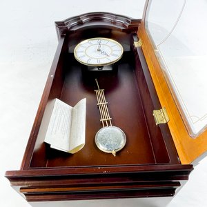 Reloj de Pared Moderno con Caja de Madera Oscura - imagen 3